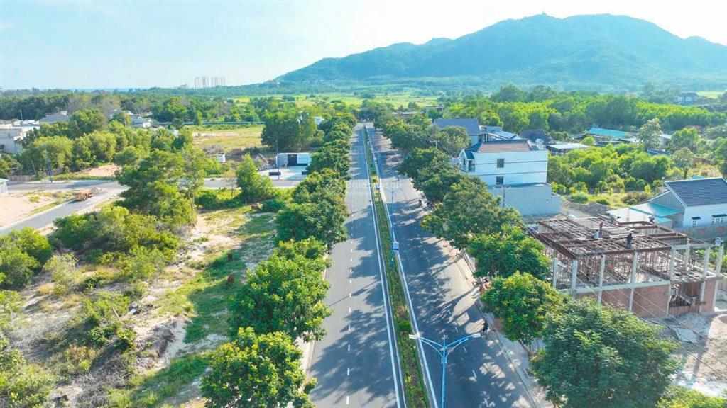 Mặt tiền kinh doanh gần biển siêu đẹp  đường nguyễn văn linh  thị trấn phước hải  brvt