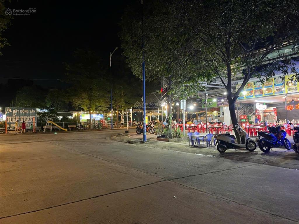 Chính chủ bán lô đất ngay chợ đêm mỹ phước 3, thích hợp kinh doanh buôn bán