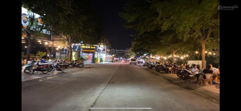 Chính chủ bán lô đất ngay chợ đêm mỹ phước 3, thích hợp kinh doanh buôn bán