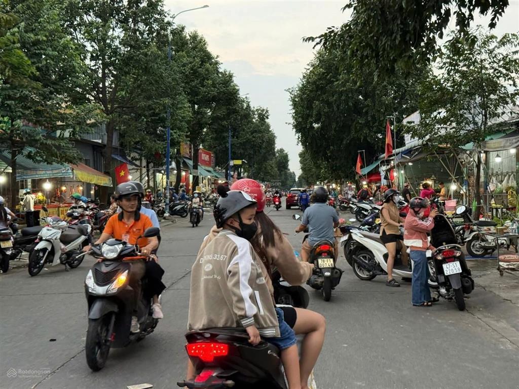 Mình cần bán lô 300m2, mỹ phước 3, đường thông dài , sát mptv