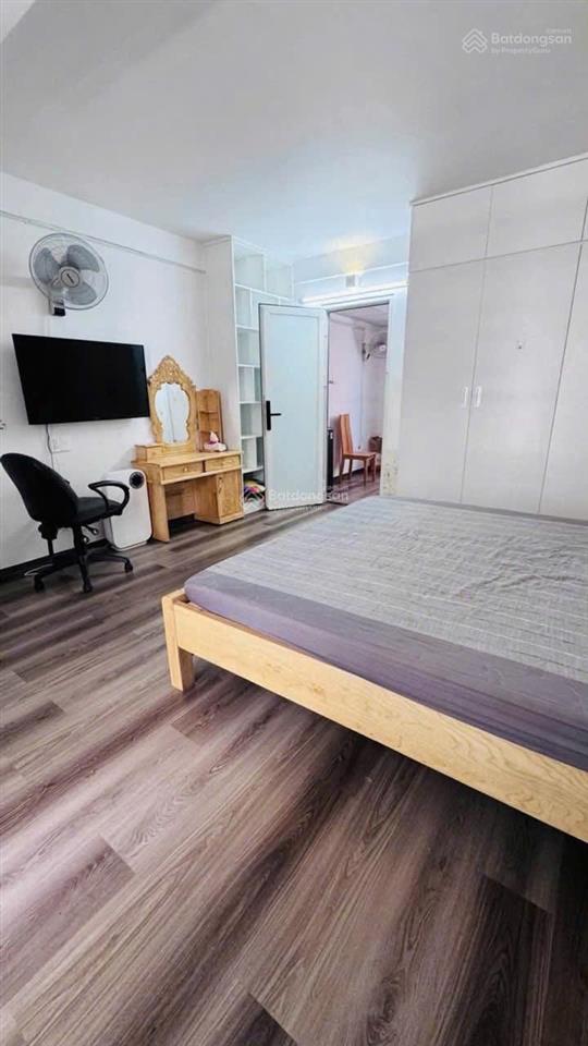Cần bán nhà sổ hồng riêng 9,6 tỷ.  0963 573 ***