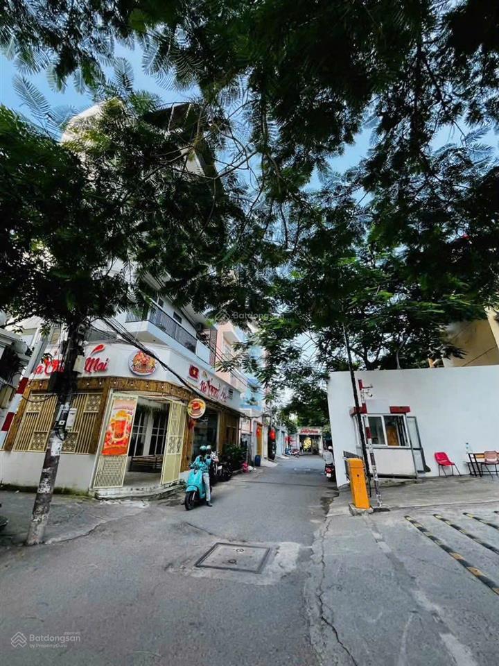 Cần bán nhà sổ hồng riêng 9,6 tỷ.  0963 573 ***