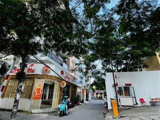 Cần bán nhà sổ hồng riêng 9,6 tỷ.  0963 573 ***