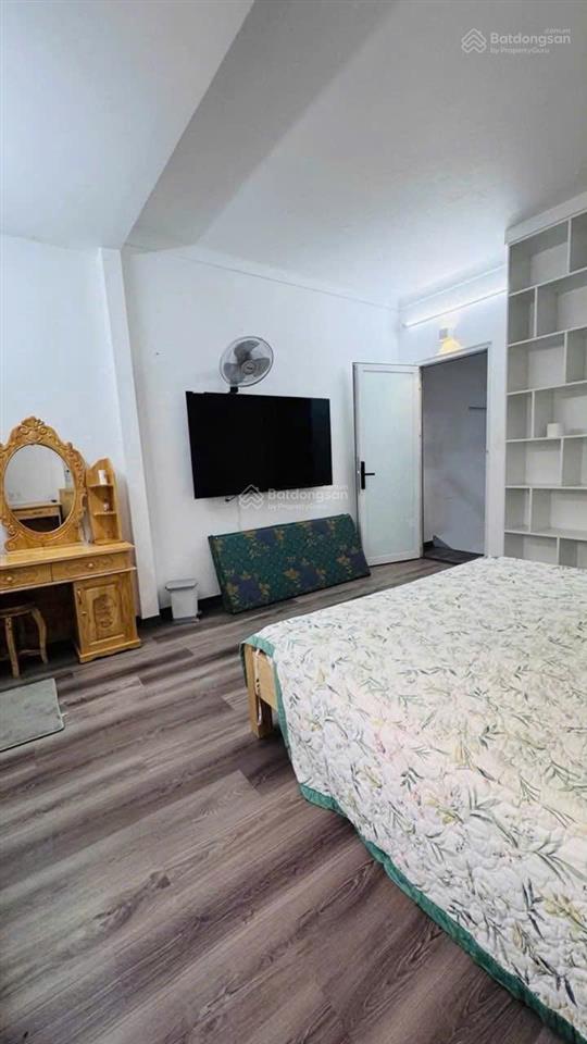 Cần bán nhà sổ hồng riêng 9,6 tỷ.  0963 573 ***