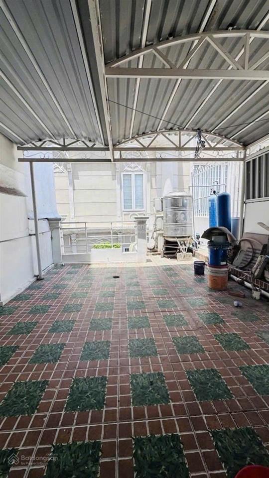 Cần bán nhà sổ hồng riêng 9,6 tỷ.  0963 573 ***