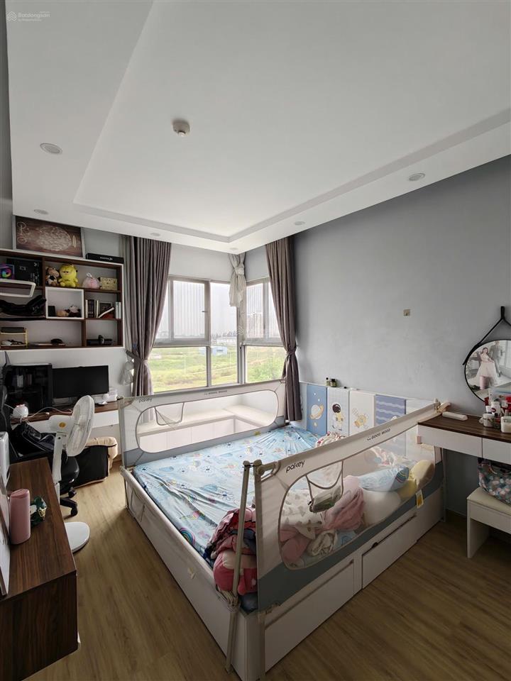 Cần bán căn hausneo 2pn 2wc tang trung giá 4,3tỷ 0909 167 *** nhung