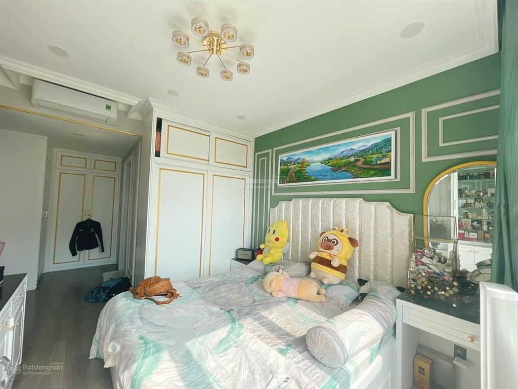 Cần bán gấp căn hộ krista 3pn 2wc có nội thất giá 6.7tỷ.  0909 167 *** nhung xem nhà