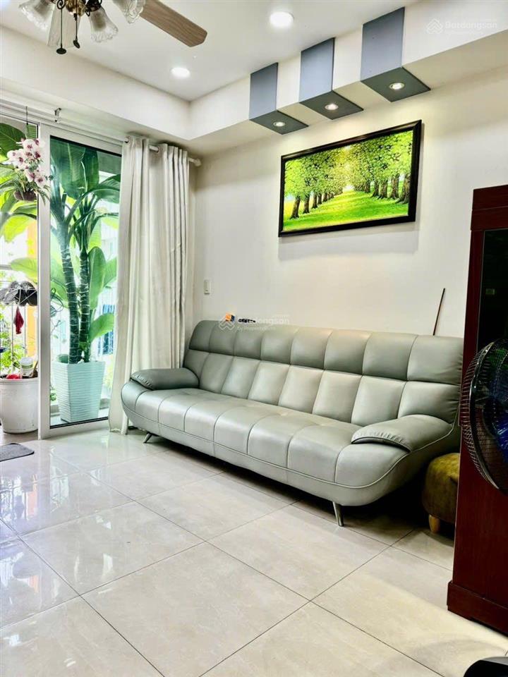 Cần bán gấp căn hộ krista 3pn 2wc có nội thất giá 6.7tỷ.  0909 167 *** nhung xem nhà