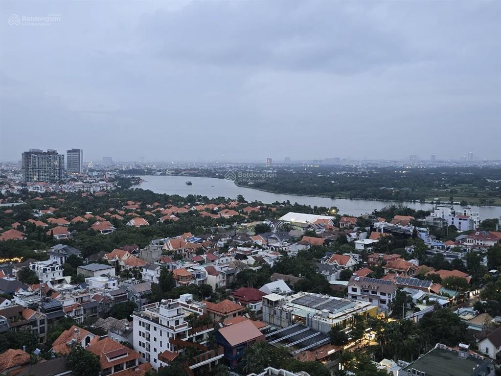 Bán gấp căn hộ view sông 2 phòng ngủ giá rẻ,  em 0938 799 *** liêm