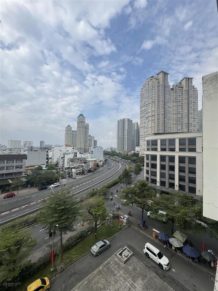 Cho thuê 2pn giá 13 triệu cơ bản cạnh saigon pearl bình thạnh