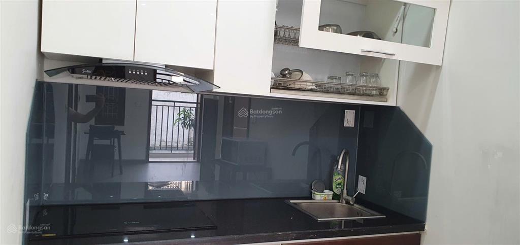 Cho thuê căn hộ 1 phòng ngủ. 1 phòng khách ngõ 612 lạc long quân tây hồ