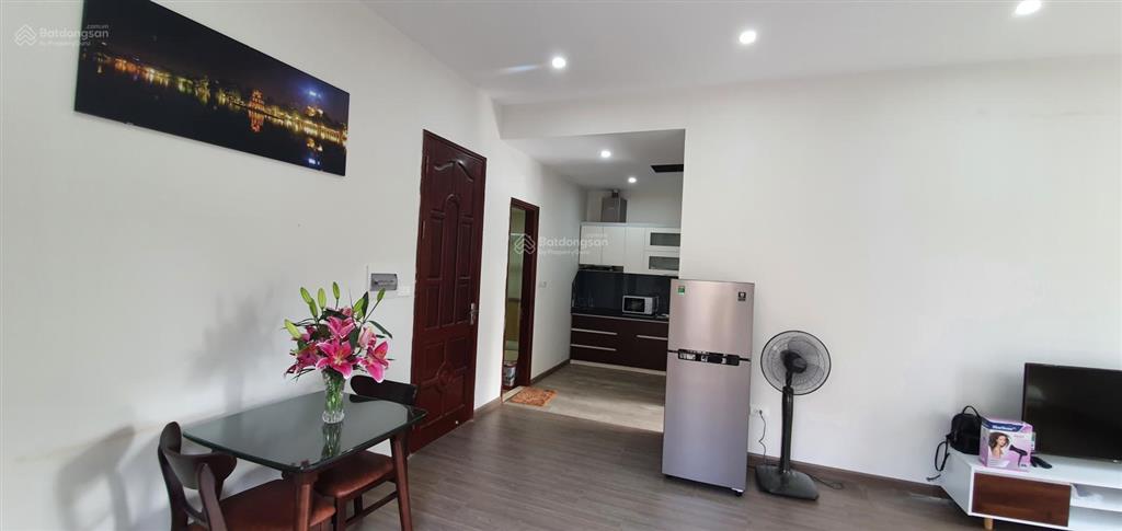 Cho thuê căn hộ 1 phòng ngủ. 1 phòng khách ngõ 612 lạc long quân tây hồ