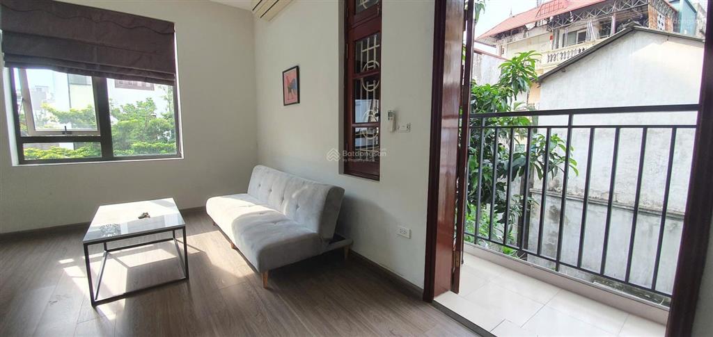 Cho thuê căn hộ 1 phòng ngủ. 1 phòng khách ngõ 612 lạc long quân tây hồ