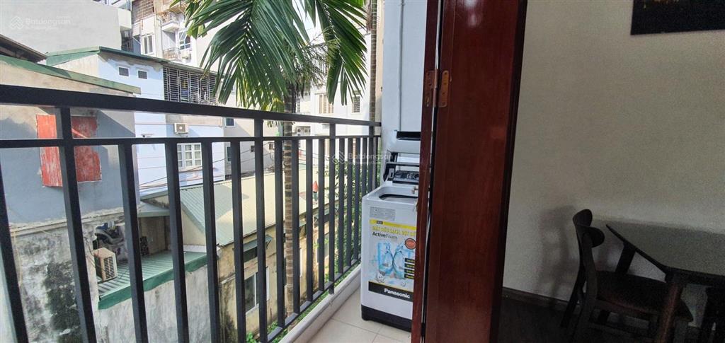 Cho thuê căn hộ 1 phòng ngủ. 1 phòng khách ngõ 612 lạc long quân tây hồ