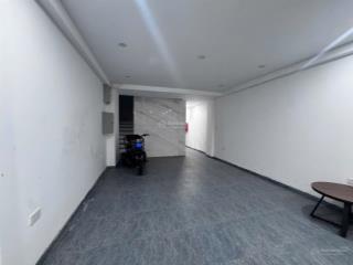 Cho thuê nhà âu cơ làm căn hộ dịch vụ  tây hồ   khu vực trung tâm,