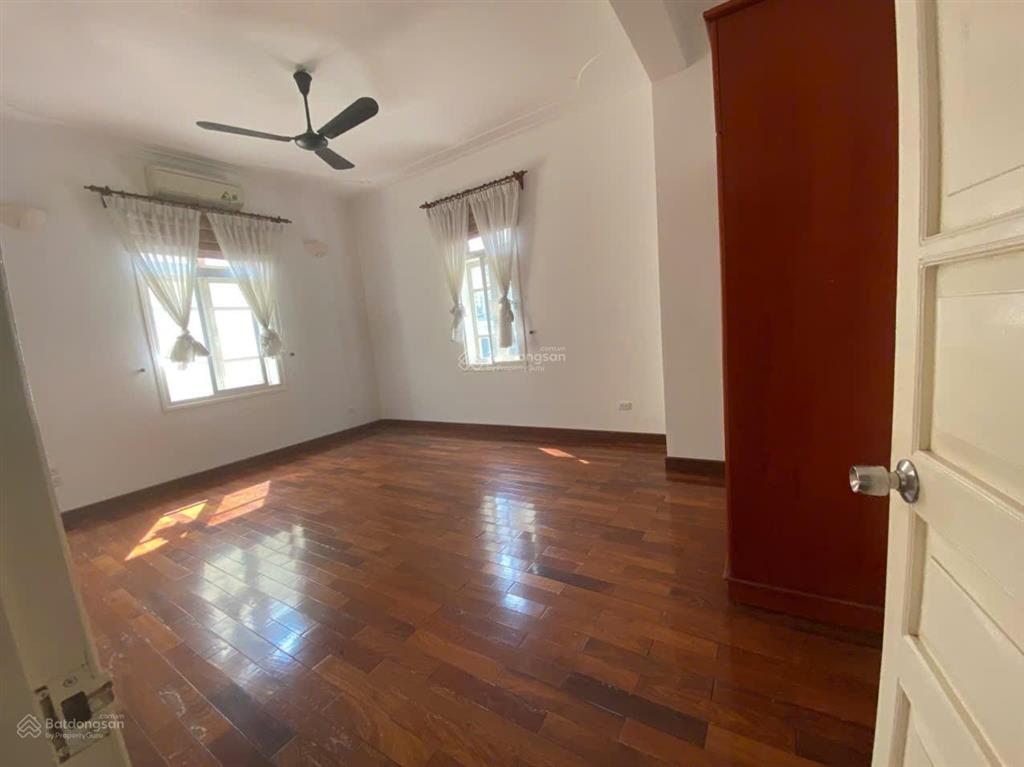 Cho thuê nhà 5 tầng khu phố tô ngọc vân, tây hồ, hà nội