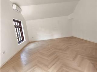 Cho thuê nhà 5 tầng ngõ âu cơ, tây hồ, hà nội, rất gần hồ tây. vị trí đẹp