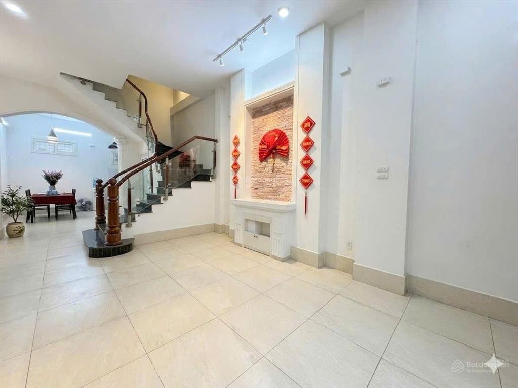 Nhà mới 5 tầng gần hồ tây  6 phòng ngủ  phù hợp homestay hoặc ở gia đình