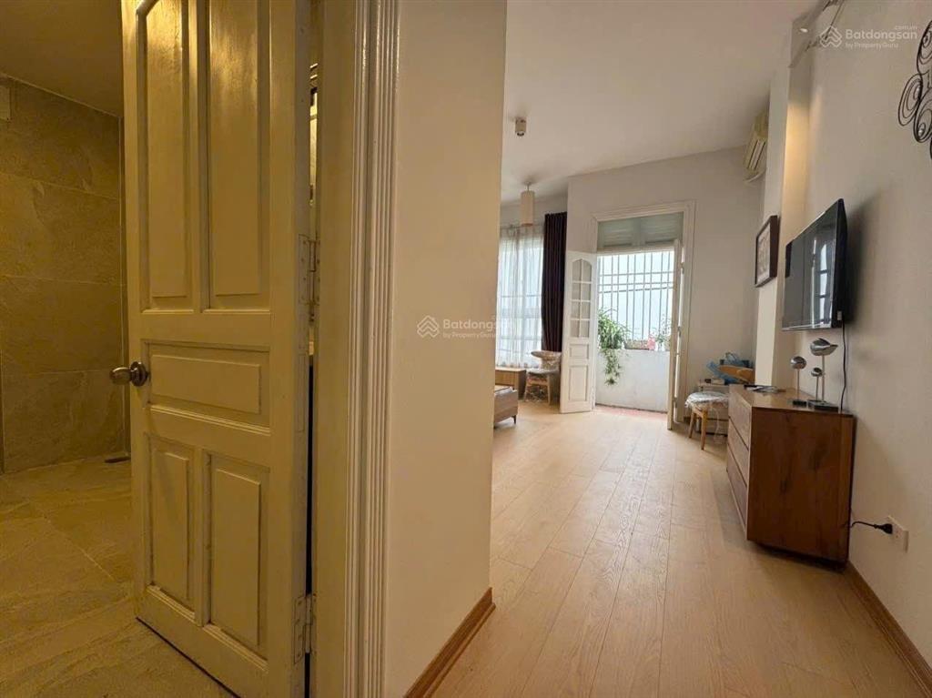 Nhà mới 5 tầng gần hồ tây  6 phòng ngủ  phù hợp homestay hoặc ở gia đình