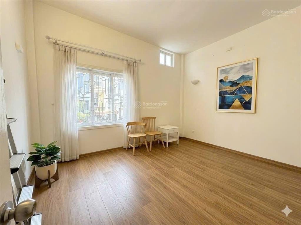 Nhà mới 5 tầng gần hồ tây  6 phòng ngủ  phù hợp homestay hoặc ở gia đình