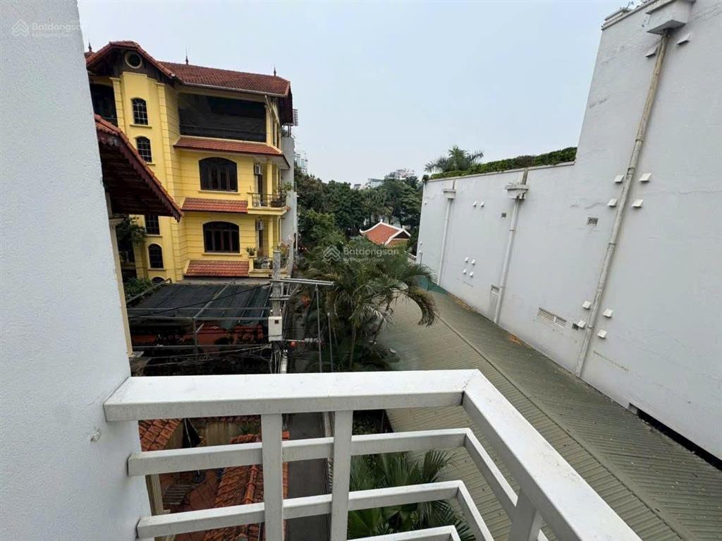 Nhà mới 5 tầng gần hồ tây  6 phòng ngủ  phù hợp homestay hoặc ở gia đình