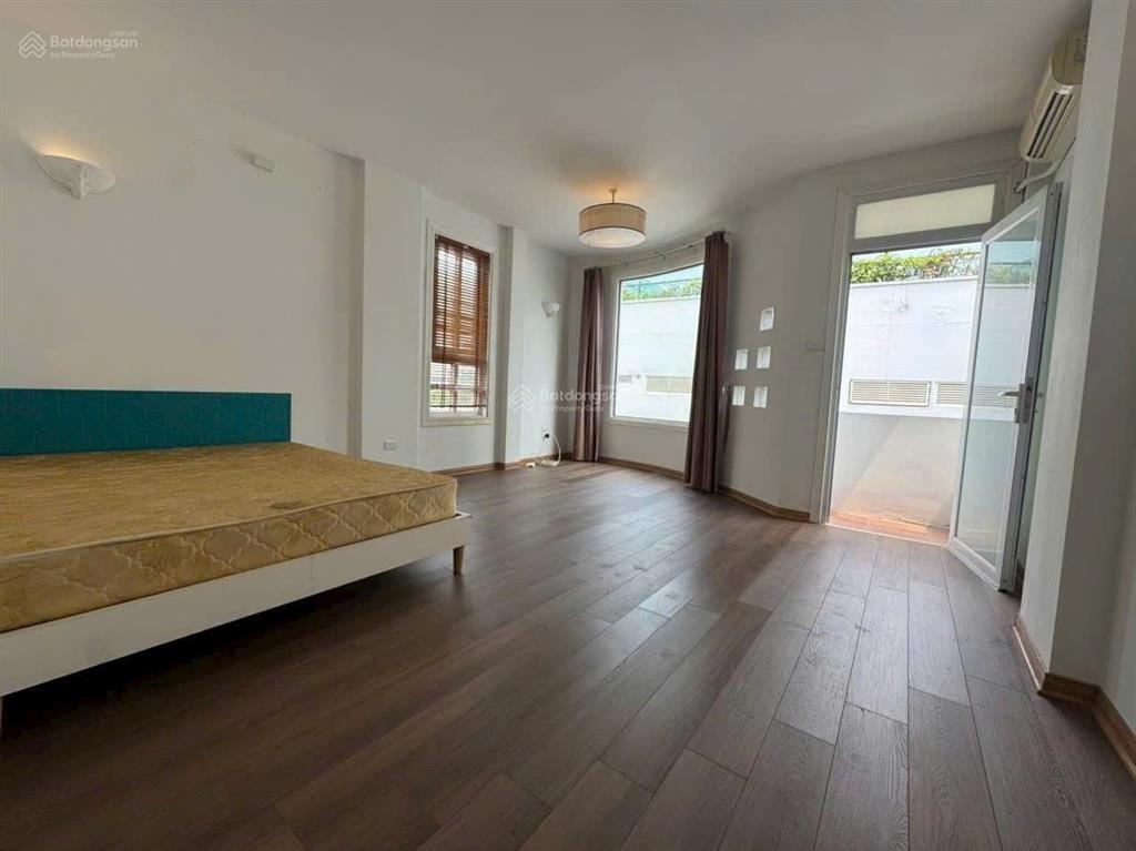 Nhà mới 5 tầng gần hồ tây  6 phòng ngủ  phù hợp homestay hoặc ở gia đình