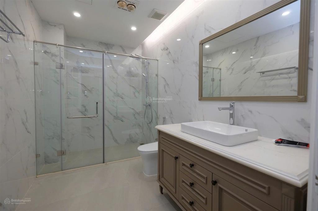 Cho thuê biệt thự mặt phố tây hồ đẳng cấp, hiếm hàng