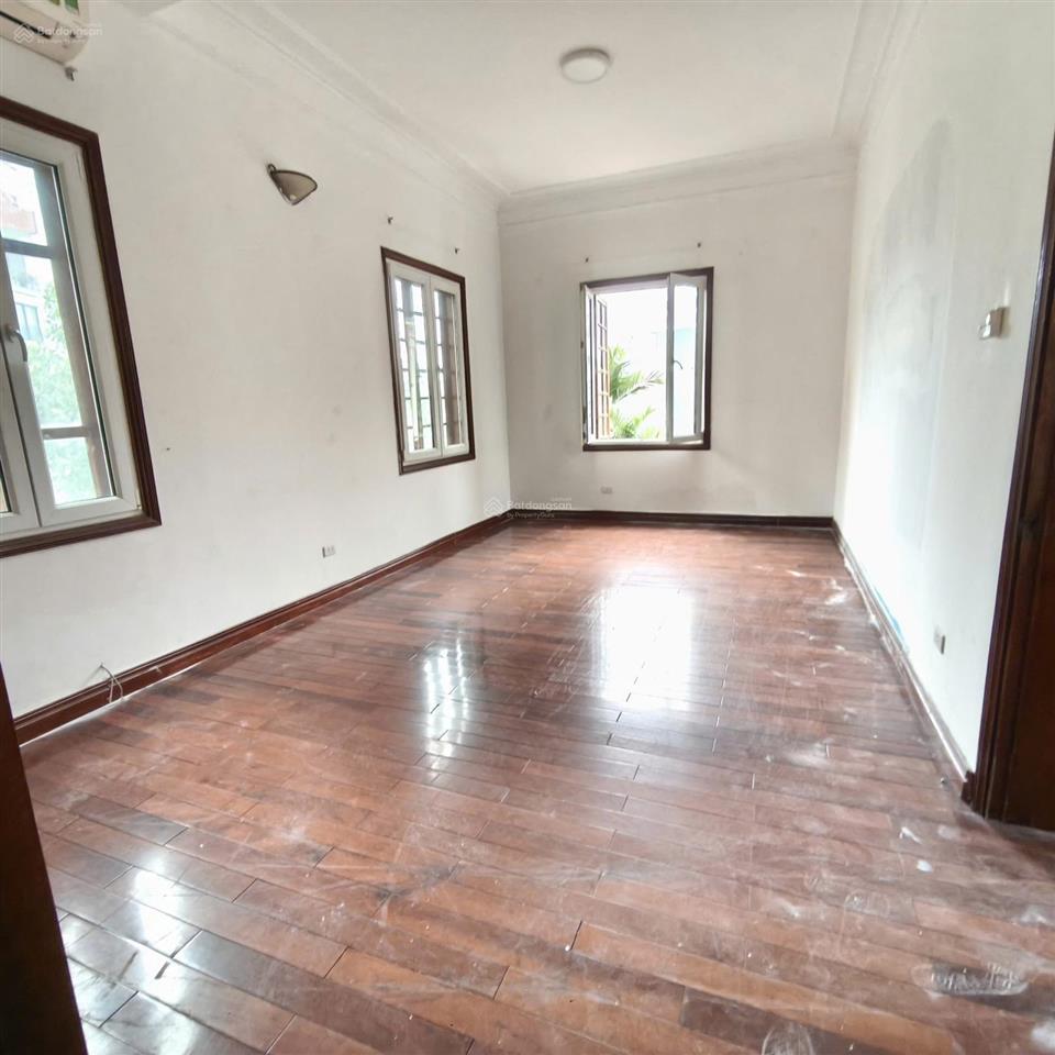 Hàng hiếm tại tô ngọc vân, quảng an, tây hồ, 55 triệu, 200m2 cho thuê nhà riêng phù hợp mở cafe .
