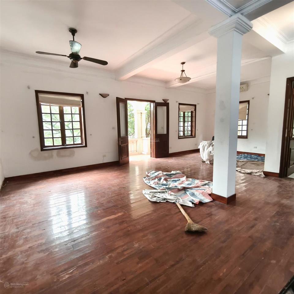Hàng hiếm tại tô ngọc vân, quảng an, tây hồ, 55 triệu, 200m2 cho thuê nhà riêng phù hợp mở cafe .