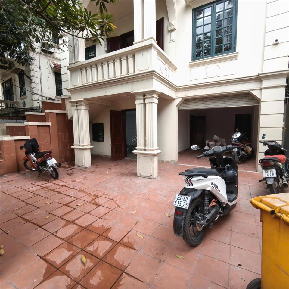 Hàng hiếm tại tô ngọc vân, quảng an, tây hồ, 55 triệu, 200m2 cho thuê nhà riêng phù hợp mở cafe .