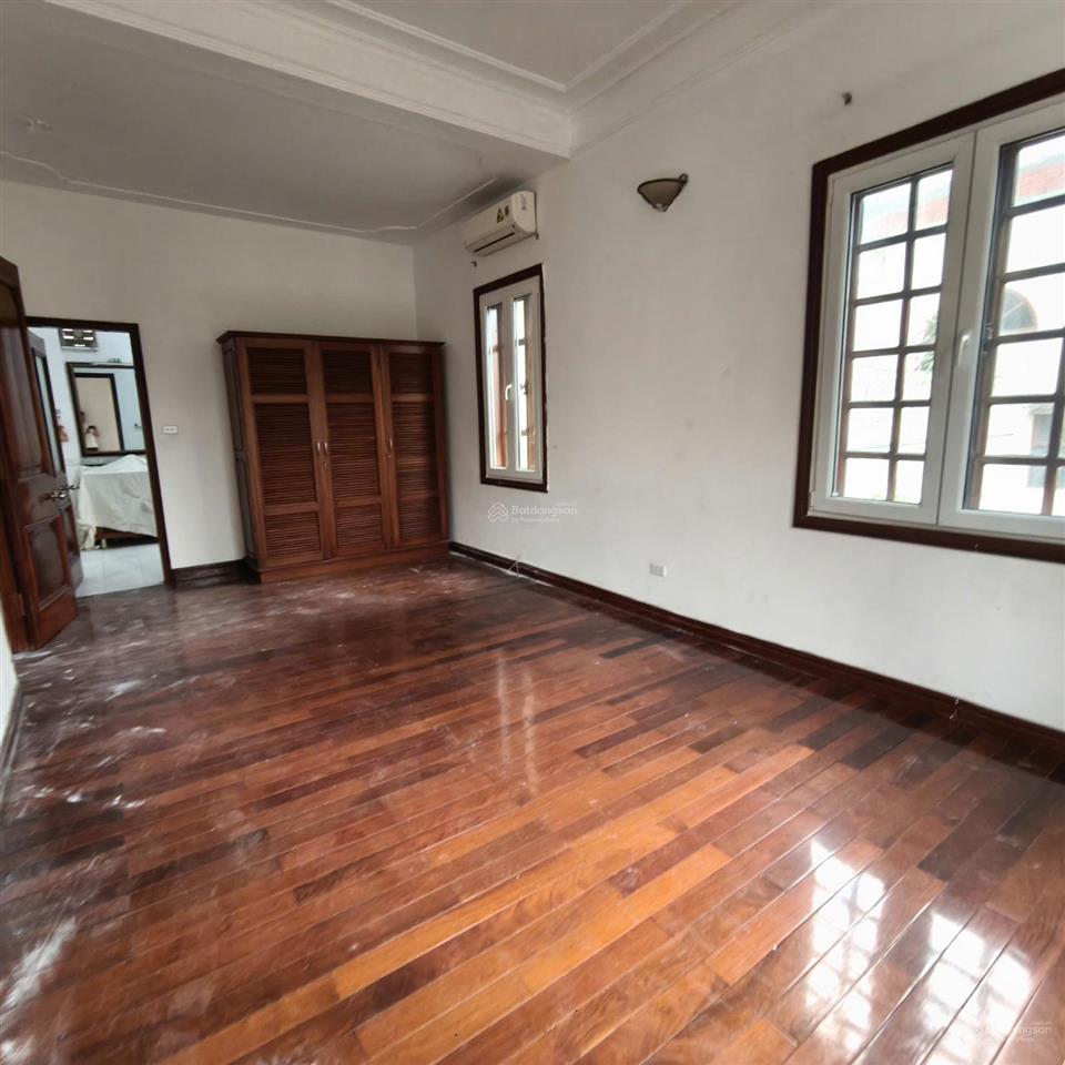 Hàng hiếm tại tô ngọc vân, quảng an, tây hồ, 55 triệu, 200m2 cho thuê nhà riêng phù hợp mở cafe .