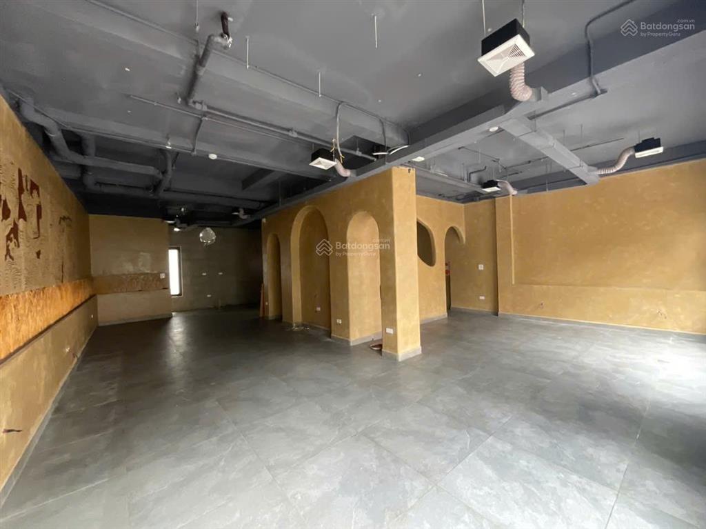 Hàng hiếm tại xuân diệu, 120 triệu/th, 150m2, cho thuê nhà mặt phố