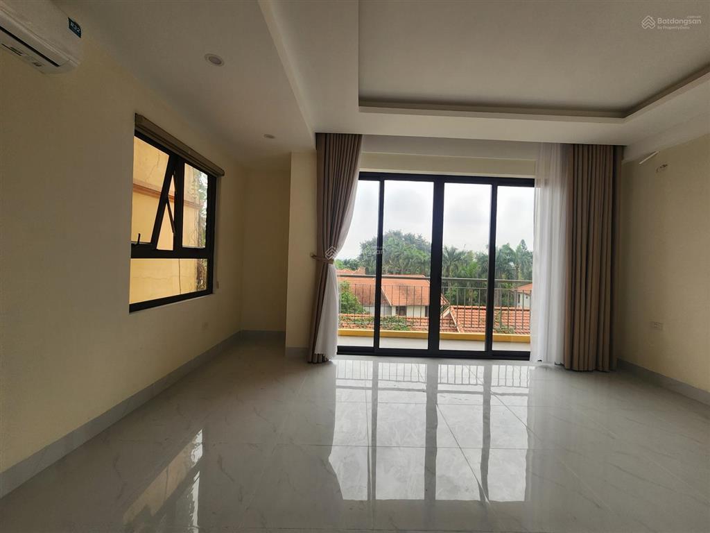 Hàng hiếm tại xuân diệu, 120 triệu/th, 150m2, cho thuê nhà mặt phố