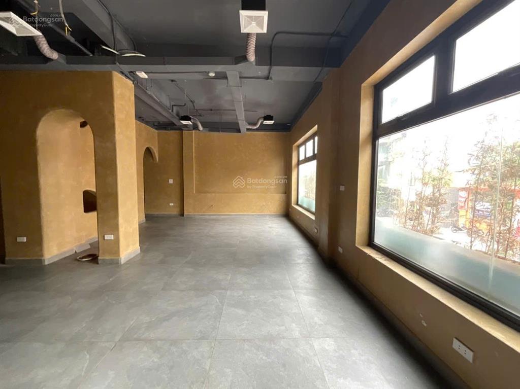 Hàng hiếm tại xuân diệu, 120 triệu/th, 150m2, cho thuê nhà mặt phố