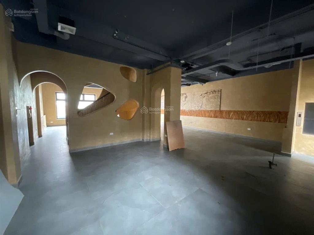 Hàng hiếm tại xuân diệu, 120 triệu/th, 150m2, cho thuê nhà mặt phố