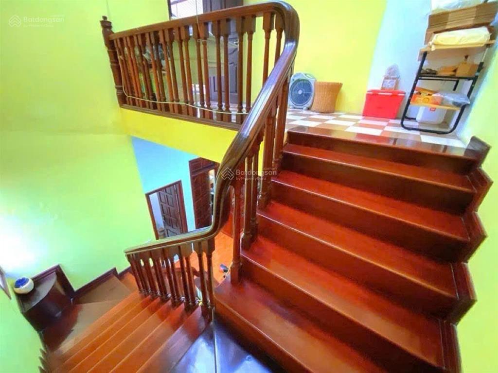 Cho thuê nhà lạc long quân, hà nội, mặt tiền rộng mười mét kinh doanh đỉnh hiếm trong tầm