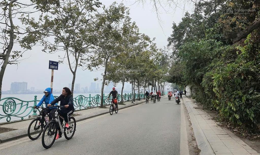 Cho thuê nhà mặt phố quảng an tây hồ hà nội trực diện hồ tây. mặt phố quảng an.phù hợp làm quán bar