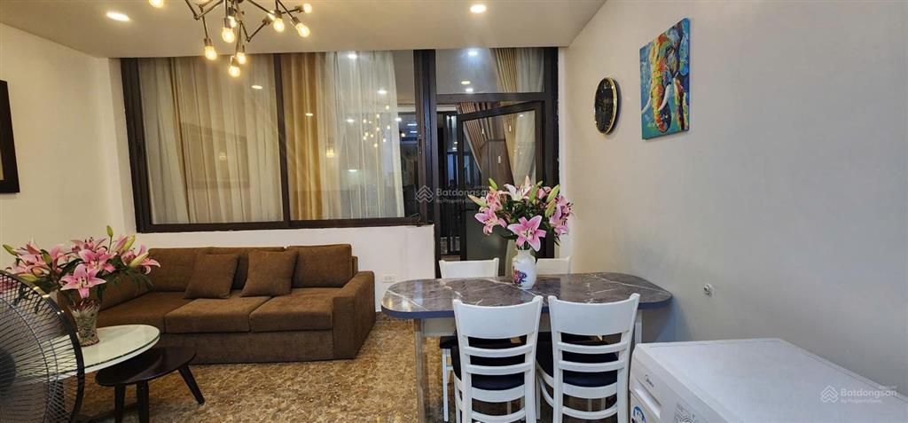 Cho thuê căn hộ 2pn, 2vs, 85m2, 12 triệu đặng thai mai, quảng an, tây hồ, hà nội