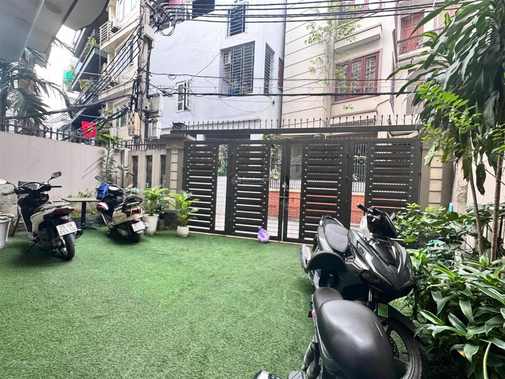 Cho thuê biệt thự/ 4 tầng 4 phòng ngủ (giá 35 triệu/th)