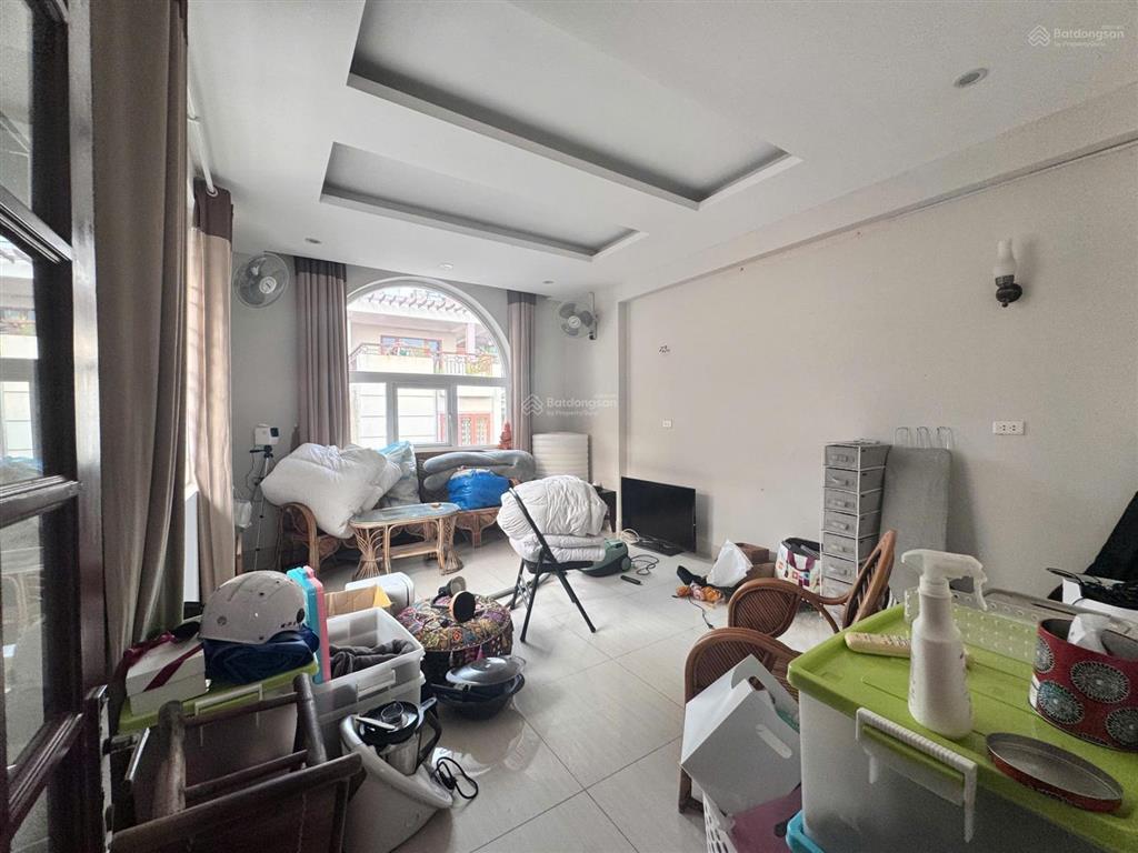 Cho thuê biệt thự/ 4 tầng 4 phòng ngủ (giá 35 triệu/th)