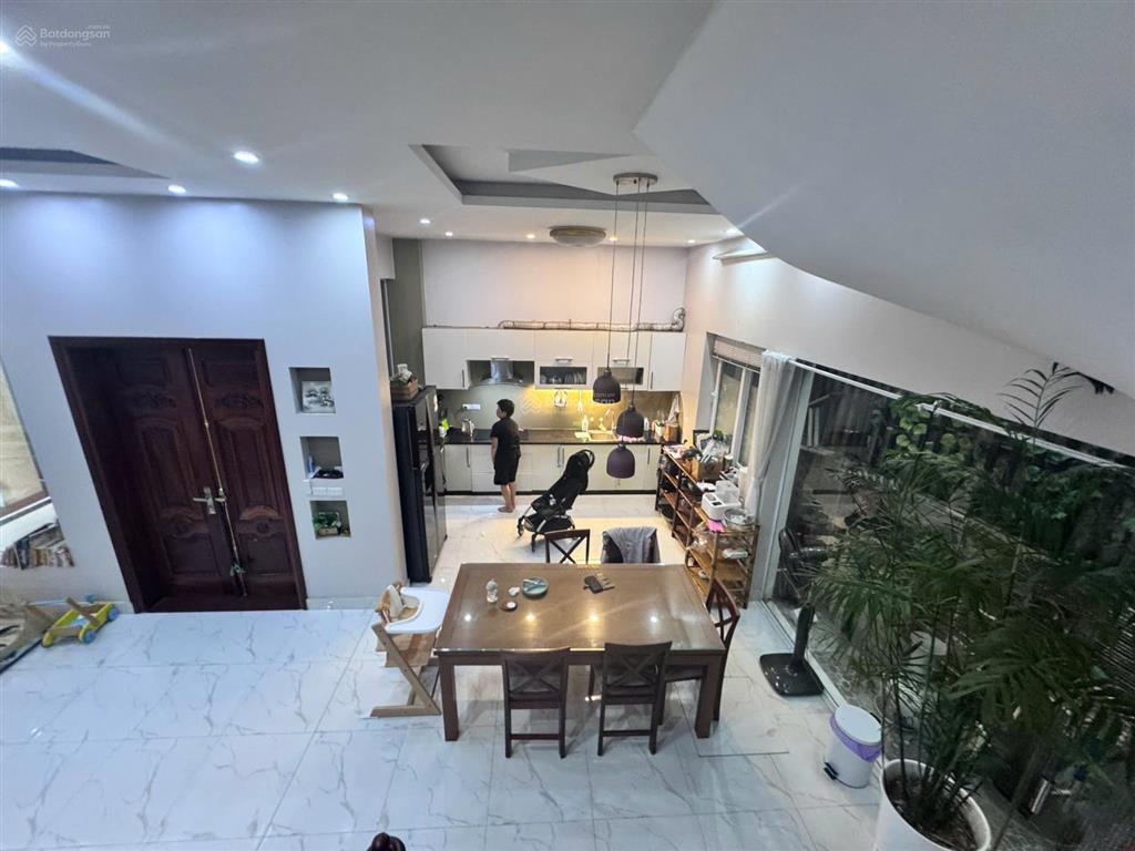 Cho thuê biệt thự/ 4 tầng 4 phòng ngủ (giá 35 triệu/th)