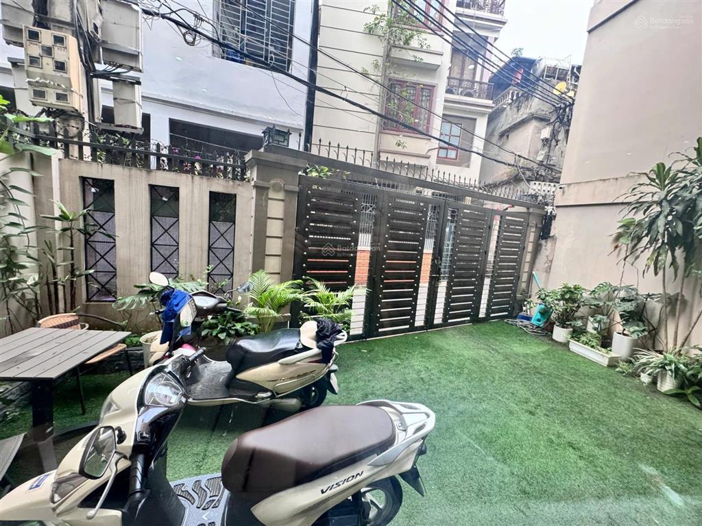 Cho thuê biệt thự/ 4 tầng 4 phòng ngủ (giá 35 triệu/th)