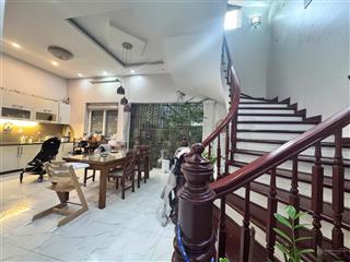 Cho thuê biệt thự/ 4 tầng 4 phòng ngủ (giá 35 triệu/th)