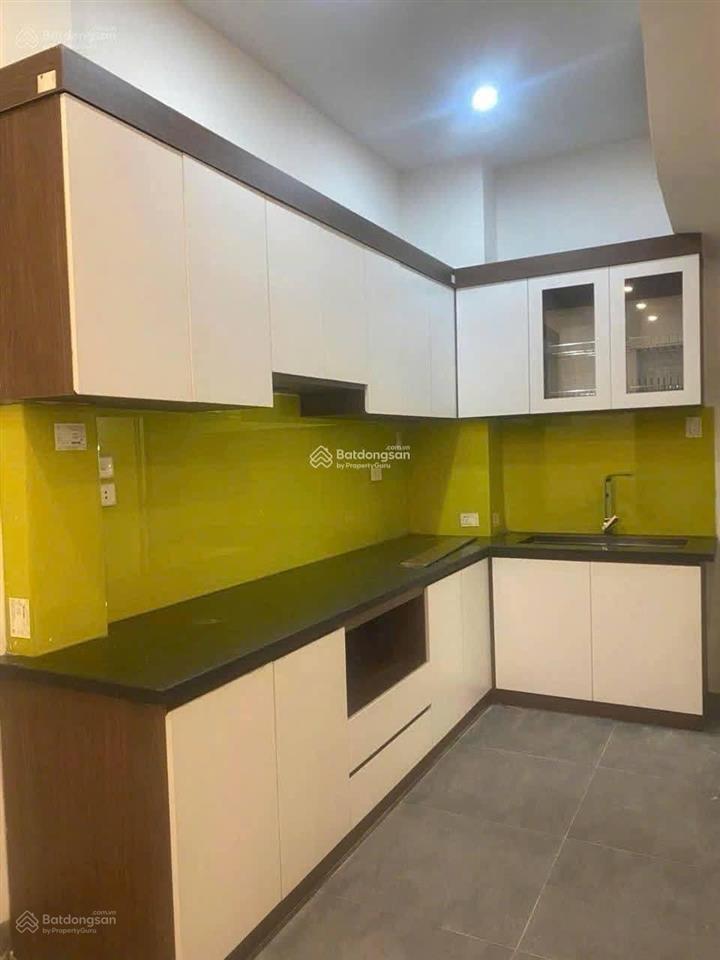 Cho thuê nhà 35m2 x 6 tầng ,có thang máy . ngõ 406 đường âu cơ , phường hồng hà.