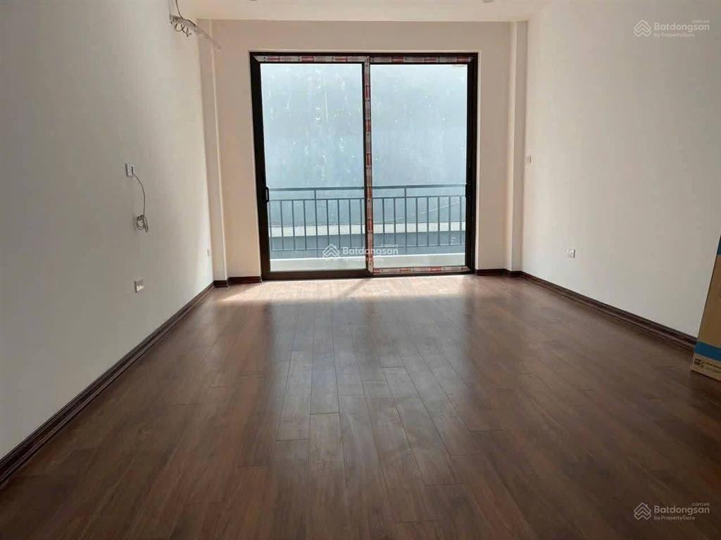 Cho thuê nhà 35m2 x 6 tầng ,có thang máy . ngõ 406 đường âu cơ , phường hồng hà.