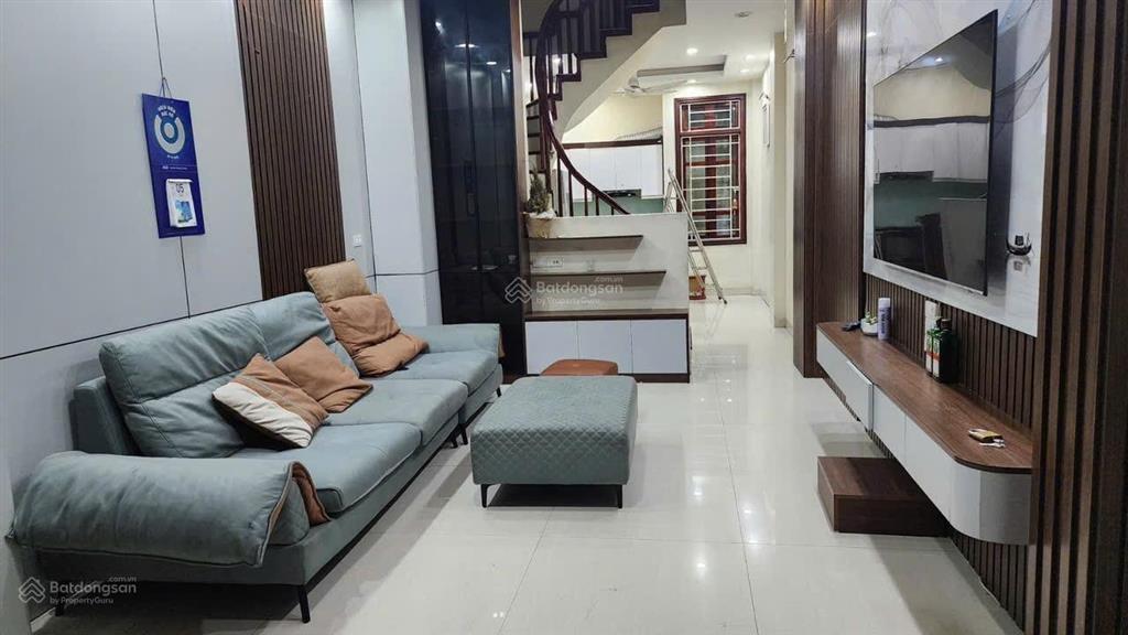 Cho thuê nhà nguyên căn 4 tầng full nội thất tứ liên, tây hồ, hà nộigiá  13 triệu