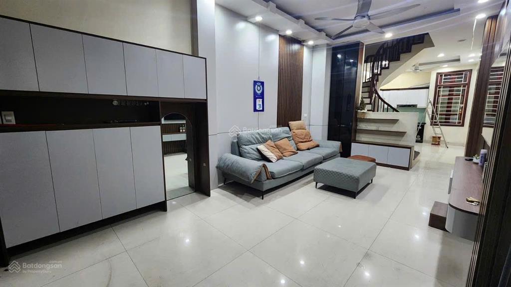 Cho thuê nhà nguyên căn 4 tầng full nội thất tứ liên, tây hồ, hà nộigiá  13 triệu