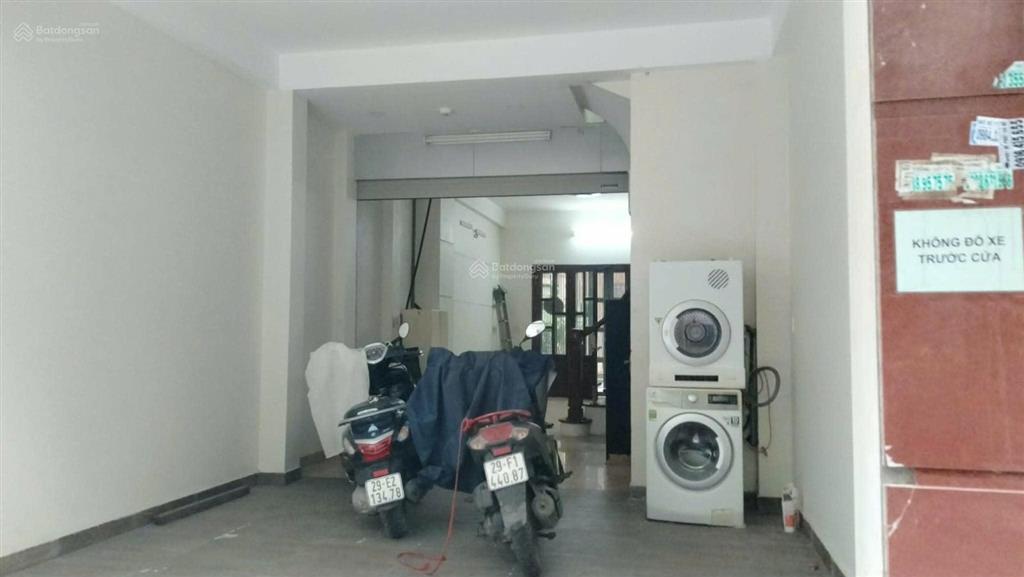 Giá 25tr cho thuê nhà nguyên căn 4 phòng ngủđịa điểm trên đường lạc long quân/ tây hồ4 phòng ngủ