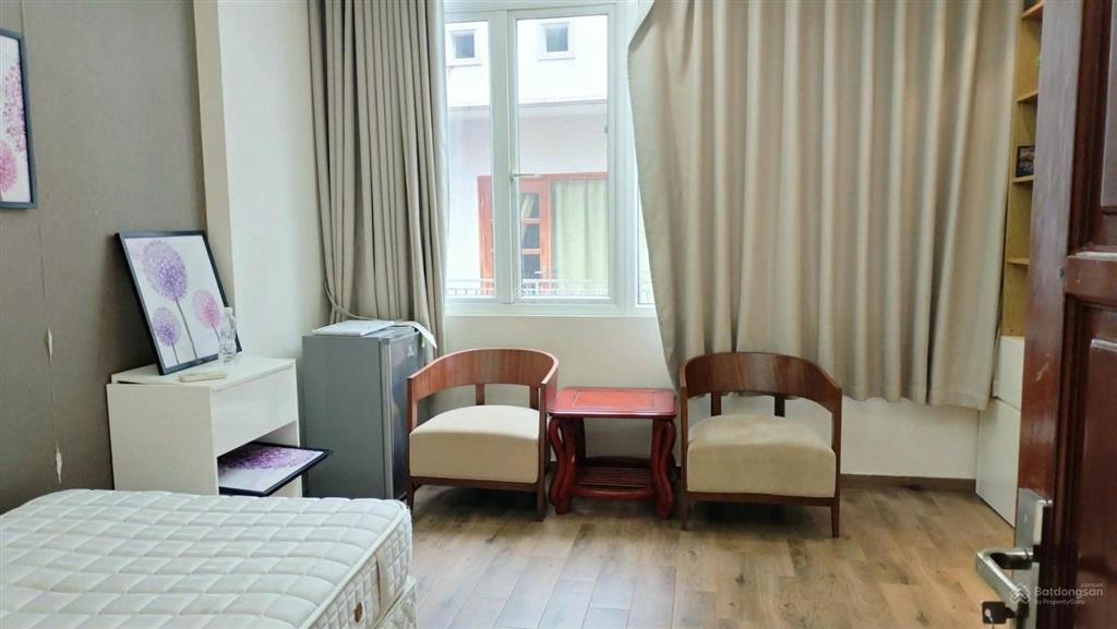 Giá 25tr cho thuê nhà nguyên căn 4 phòng ngủđịa điểm trên đường lạc long quân/ tây hồ4 phòng ngủ