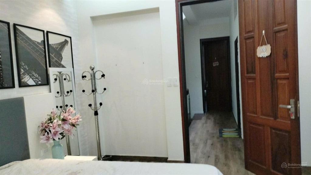 Giá 25tr cho thuê nhà nguyên căn 4 phòng ngủđịa điểm trên đường lạc long quân/ tây hồ4 phòng ngủ